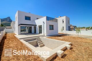 Chalet in Colònia de Sant Pere. Espectacular villa independiente con calidades y acabados de luj