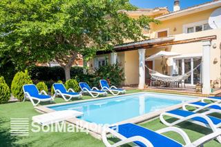 Chalet in Bacarés-Manresa-Bonaire. Villa con licencia de alquiler etv en barcarés, alcudia.