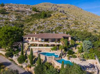 Chalet à Port de Pollença. Exclusivo chalet unifamiliar con vistas panorámicas al mar y a l