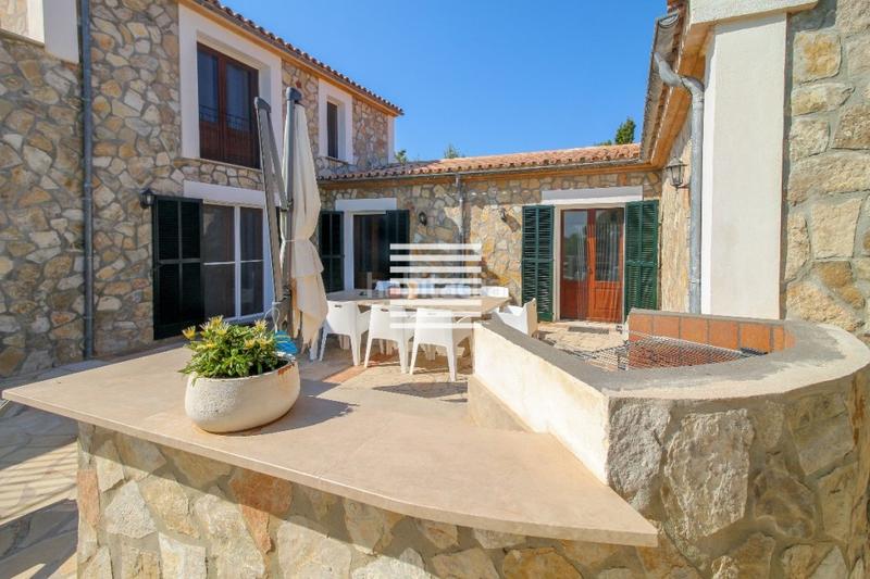 Foto 4d383c15-8da2-4b40-ad5c-cb93ed2b2824. Casale con parcheggio piscina in ciutat d´Alcúdia Alcúdia