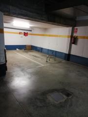 Aparcament cotxe a Carrer del campmarí 2. Plaza mediana, buen acceso porton automatico