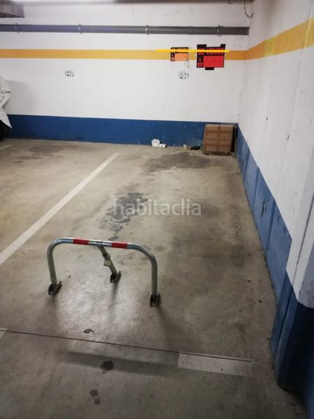 Foto f4b67196-ef49-4f11-b9da-e7c50598b620. Parking coche en carrer del campmarí 2 plaza mediana, buen acceso porton automatico en Sitges