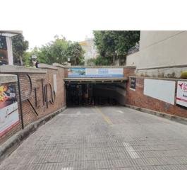 Aparcament cotxe a Carrer d'angel vidal 17. Parking plaza fija centro el retiro