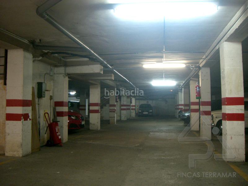 Foto e7436879-884f-4183-9d7a-cccf7f460a06. Location parking voiture dans carrer d'antoni gaudí 19 dans Sitges