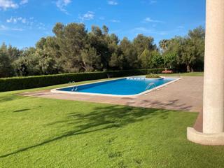 Lloguer Pis a Vallpineda-Santa Bàrbara. Piso de grandes dimensiones con pk y piscina