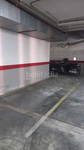 Foto 9bdd1f90-2187-47d2-ad3d-9b4a616443fb. Aparcament cotxe a Centre Sitges