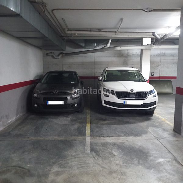 Foto a9291260-5848-42ba-80f3-4ff3f72b2044. Aparcament cotxe a Centre Sitges