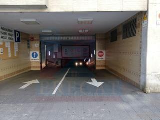 Car parking in Sagrada Família. Plaza parking en barcelona  eixample  sagrada família. financiac