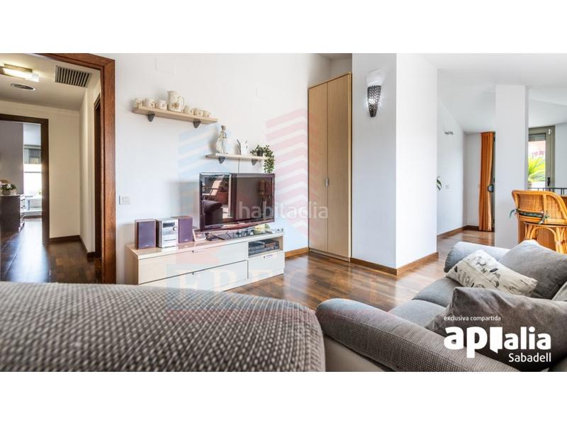Foto fc8e9c82-7c2d-47b2-8cc5-5174a9ef1efe. Dúplex  en venta en Creu Alta en Creu Alta Sabadell