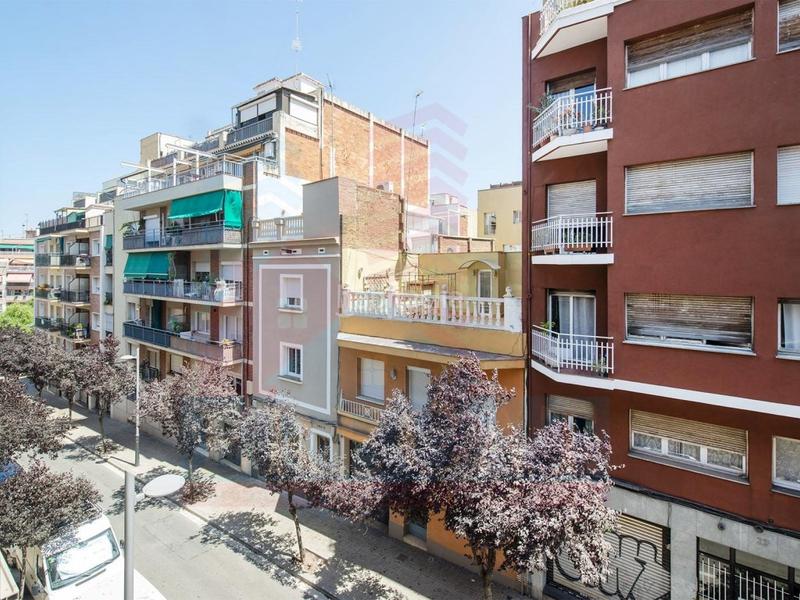 Foto d7e877a1-8260-48b4-b67f-6ef5810738aa. Piso  en venta en hortaGuinardó, en Guinardó Barcelona