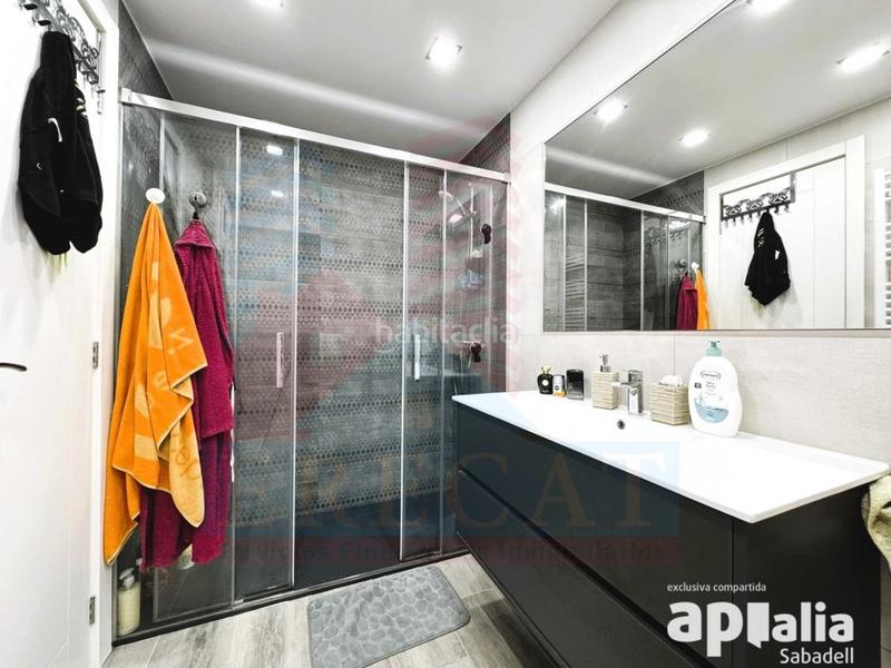 Foto 614df8f0-f9a4-45a5-92f8-30432b577665. Piso  en venta Centre en Centre Sabadell