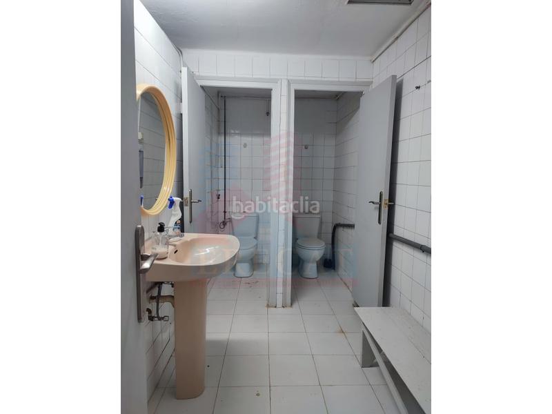 Foto bd72ae3a-c120-42e3-b508-045b2510a456. Geschäftsraum in Ciutat Meridiana Barcelona