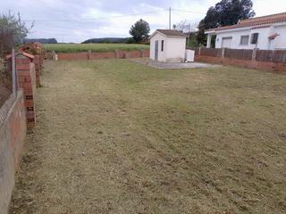 Terreny residencial a Bàscara. Immosol lescala. exclusiva. terreno urbano en pueblo tranquilo