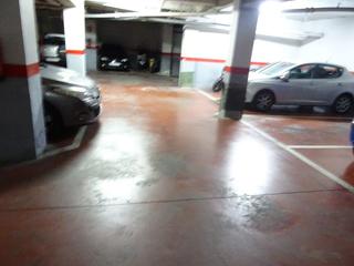 Parking voiture à Marianao. Plaza de párquing y trastero