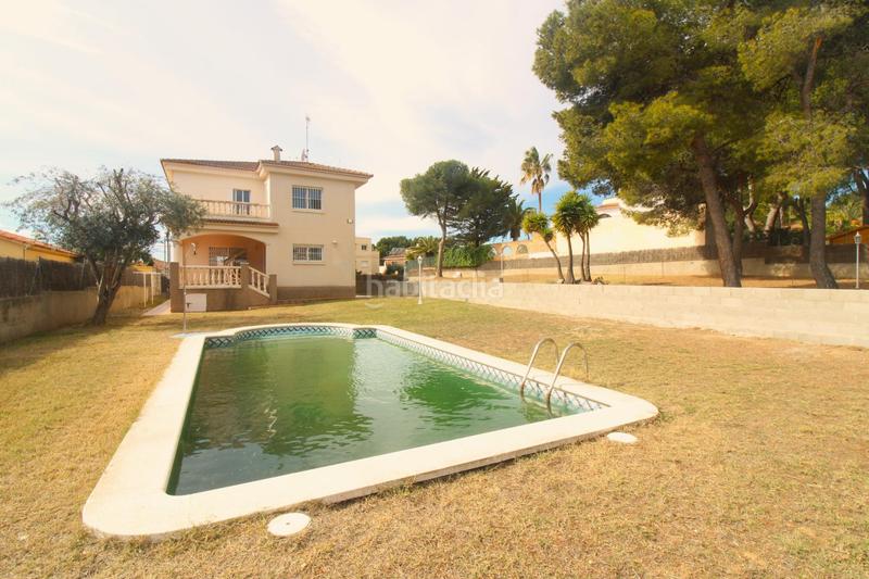 Foto 4316ea86-90a9-4ba0-8b59-1cd6c08fb730. Xalet amb calefacció aparcament piscina a Segur de Calafell nucli urbà Segur de Calafell