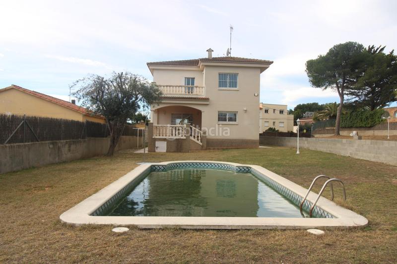 Foto dbc55568-ebca-46d7-9e58-0ca1d0d46b46. Xalet amb calefacció aparcament piscina a Segur de Calafell nucli urbà Segur de Calafell