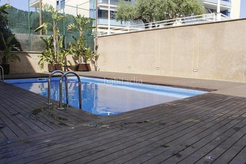Foto 11714de9-bb46-42aa-a43e-85b191211fbe. Piso alto standing en 2 liena de mar con piscina en Torredembarra