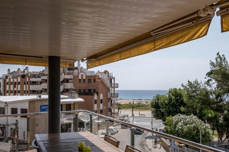 Foto 49edff47-3709-4d85-ac9a-cf3342b124b1. Piso alto standing en 2 liena de mar con piscina en Torredembarra