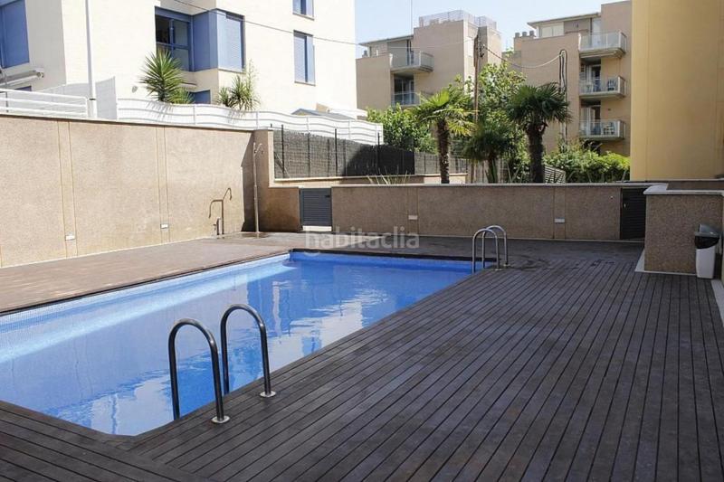 Foto 7b8afa7f-4459-44c8-be2f-eb29c9be1fc3. Piso alto standing en 2 liena de mar con piscina en Torredembarra