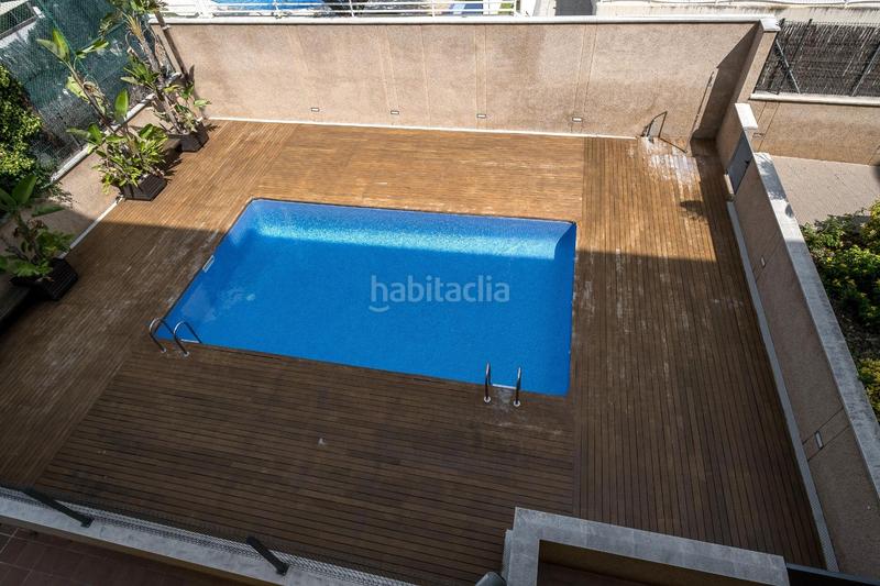 Foto 9852fa2a-c248-4dce-99af-5cb54f5fc0ca. Piso alto standing en 2 liena de mar con piscina en Torredembarra