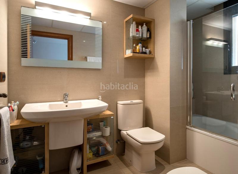 Foto aa91d569-bf66-47b5-90aa-8b94770b4693. Piso alto standing en 2 liena de mar con piscina en Torredembarra