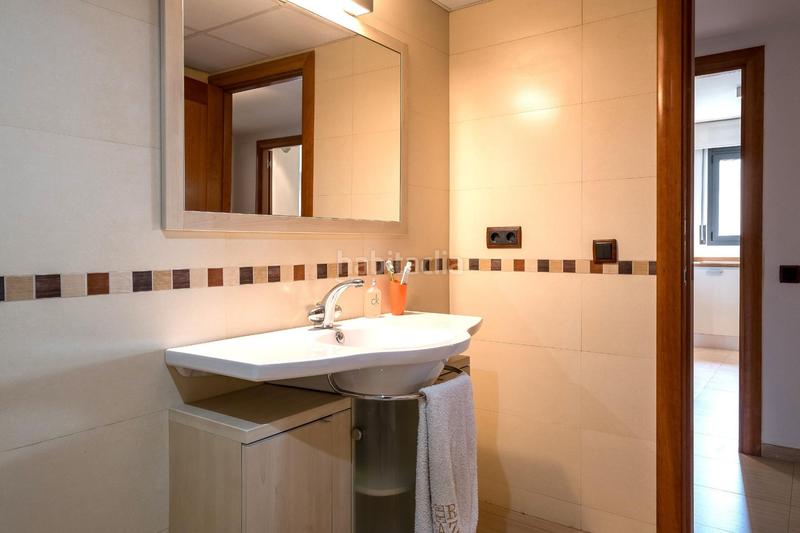 Foto af8034b6-ab1d-4434-868c-73d742023965. Piso alto standing en 2 liena de mar con piscina en Torredembarra