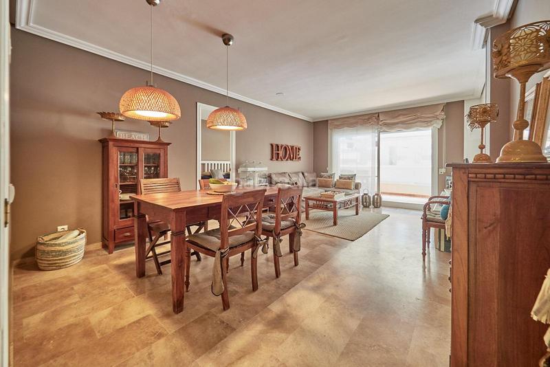 Foto af349380-6896-42c0-bd70-15b290bb87e8. Planta baja en carrer de la cossetània 58 planta baja disfruta del sol y la playa en Calafell