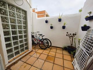 Rez-de-chaussée  Calle del rosari. Amplia planta baja reformada en el corazón de la ciudad