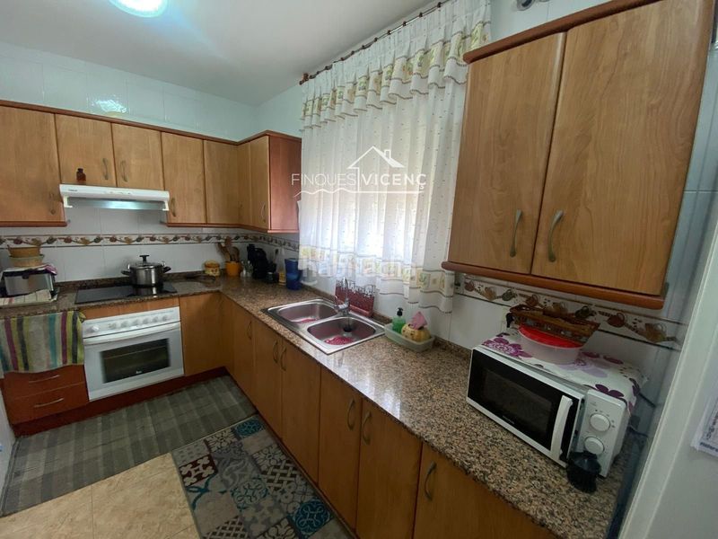 Foto 922db877-f50d-41c4-832e-491199d7187c. Casa adossada amb calefacció aparcament a Segur de Calafell nucli urbà Segur de Calafell