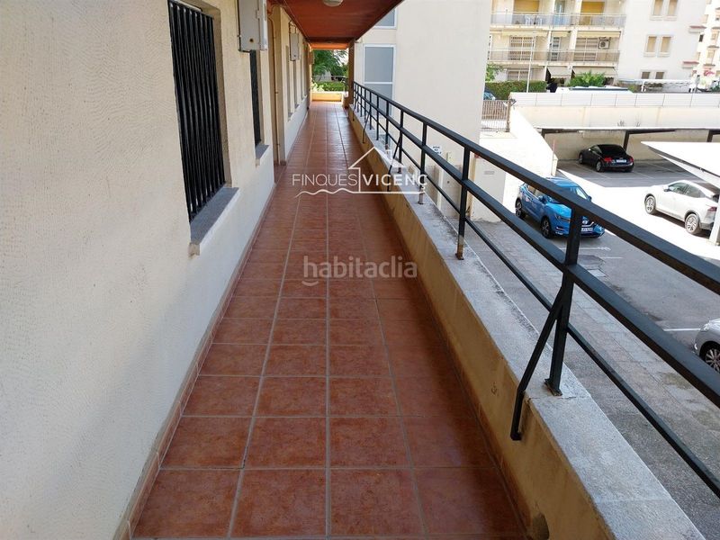 Foto c221d3f8-bba1-4ab7-a52d-23a967efc25f. Pis amb calefacció aparcament piscina a L´Estany Calafell