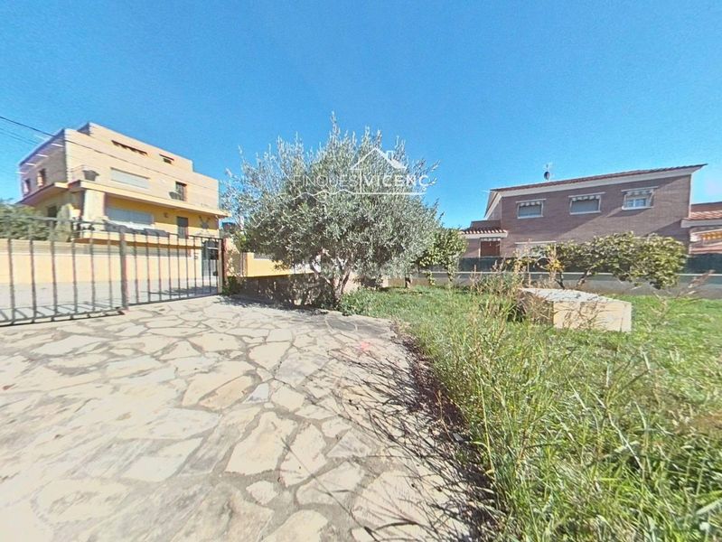 Foto d6d43ba9-1814-48bd-b9ec-26f2631f35e6. Finca rústica a Segur de Calafell nucli urbà Segur de Calafell