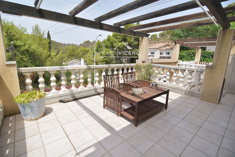 Foto d19f6ee5-232f-4d79-a48a-35a8425b0bba. Casa adossada amb calefacció aparcament piscina a Roda de Barà