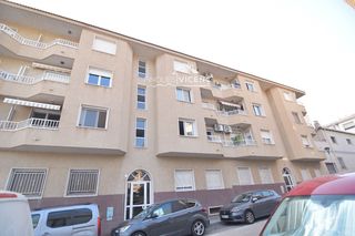 Rent Flat  Generalitat 14. Tercer piso sin ascensor de 3 dormitorios  en alquiler