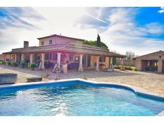 Country house in 13 60. Casa de campo en venta en son baulo