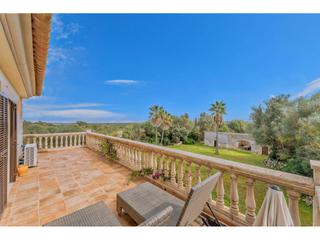 Casa a 10 270b. Fantástica finca en muro con vistas al mar