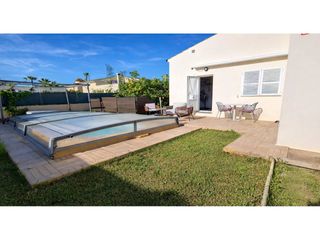 Chalet in Calle roses 31. Chalet con piscina  en sa coma