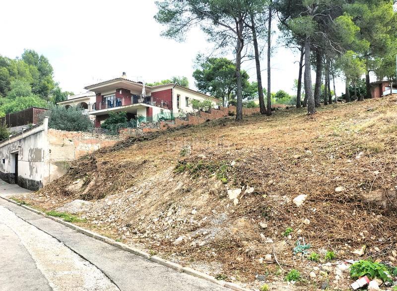 Foto 2b7e9bda-a7df-45a4-b4dd-42f806f45ef6. Terreno residenziale in carrer lledoner 18 in Vallirana
