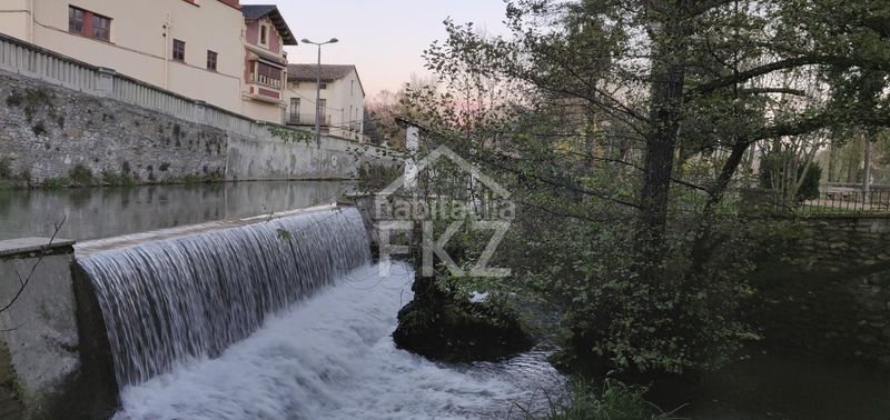 Foto 248455d1-4717-4e2b-85ac-bd9e4cd8b6ff. Local comercial a Manlleu