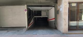 Aparcament cotxe a Centre. Muy céntrica