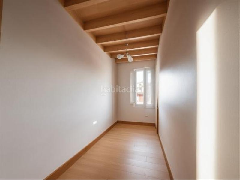 Foto a09160be-cbe5-42c8-a427-6758420674b2. Édifice dans Torelló