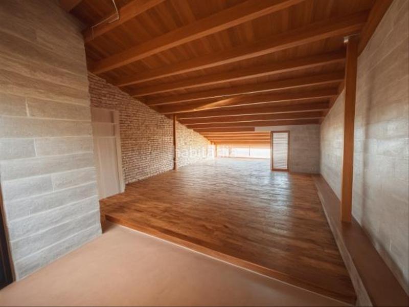 Foto b18b5ae0-e504-430a-bf31-2f7206f67295. Édifice dans Torelló