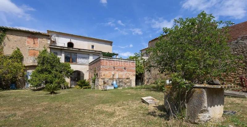 Foto 93322526-d64d-4338-b490-5262997eddcf. Masia amb calefacció aparcament a Garrigàs