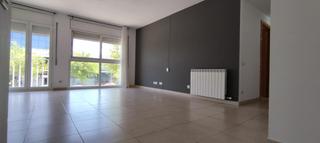 Flat in Caputxins-Ambulatori. Acogedor piso con parking y ascensor en el barrio de los capuchi