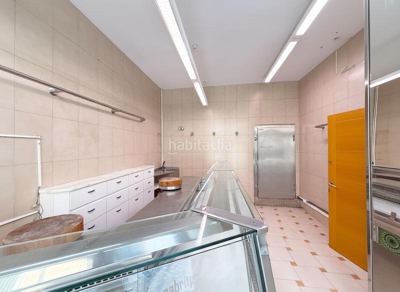 Foto bf4ef1eb-96dc-476d-a9f1-7ab2f739aa88. Rent business premise in de gurb 26 in Centre Vic