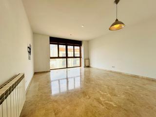 Appartement à Remei-La Guixa. Oportunitat a vic  pis lluminós amb aparcament i traster