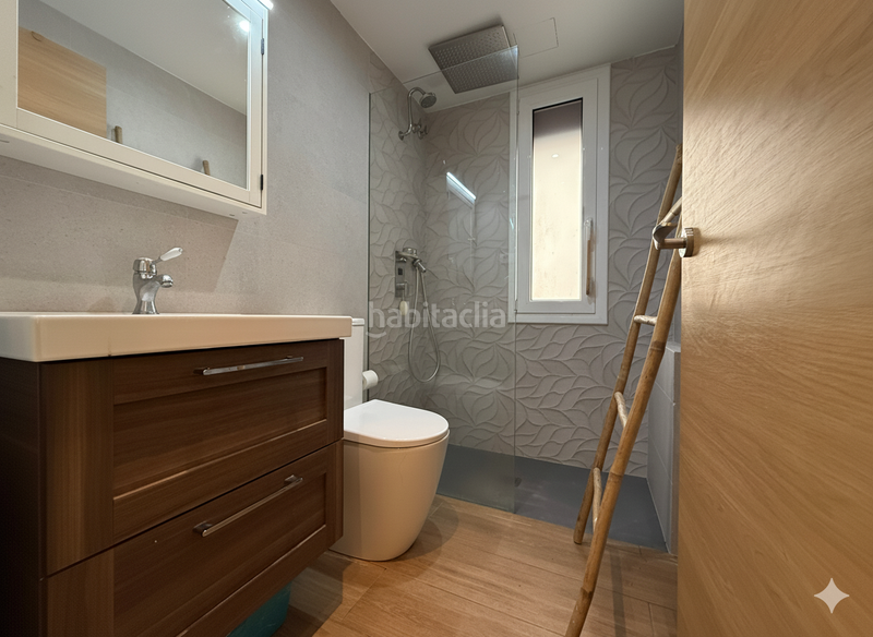 Foto 0e0234ed-1f88-42dd-8a96-e72cc2f25538. Duplex avec chauffage dans Nord Vic