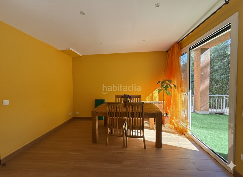 Foto 25f5cb5b-3c73-4c90-9489-efba73f6fd87. Duplex avec chauffage dans Nord Vic