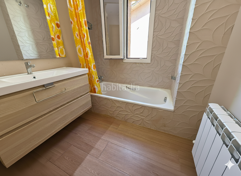 Foto 2c452a99-caa1-4592-adbd-4332ba657b29. Duplex avec chauffage dans Nord Vic