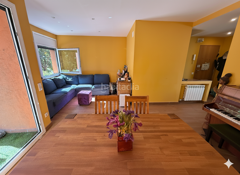 Foto f3e69a55-47fb-41bf-a006-57c399d3cc9a. Duplex avec chauffage dans Nord Vic