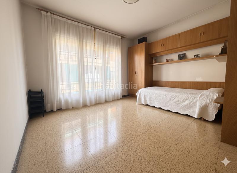 Foto 19808b16-8be5-44d9-ab04-0ee376abb2a2. Piso  único muy céntrico con ascensor privado, balcón grande y 2 plazas de aparcamiento en Torelló